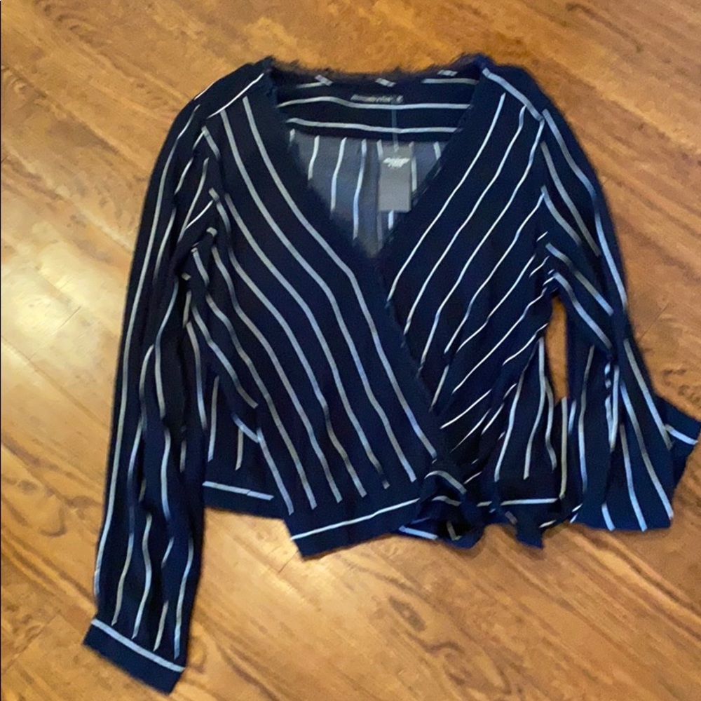 Brand new never worn Abercrombie women’s blouse